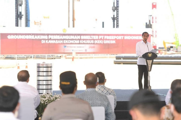 Presiden Joko Widodo (Jokowi) menyebutkan pembangunan instalasi pemurnian dan pengolahan (smelter) tembaga PT Freeport Indonesia di Gresik, Jawa Timur, akan menyerap hingga 40 ribu tenaga kerja.