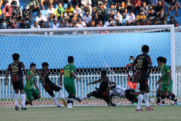 Lima gol Tim Papua dicetak oleh Ricky Ricardo Cawor (2), I Nyoman Nikson, Arody Uopdana, dan Samuel Gideon Balinsa.