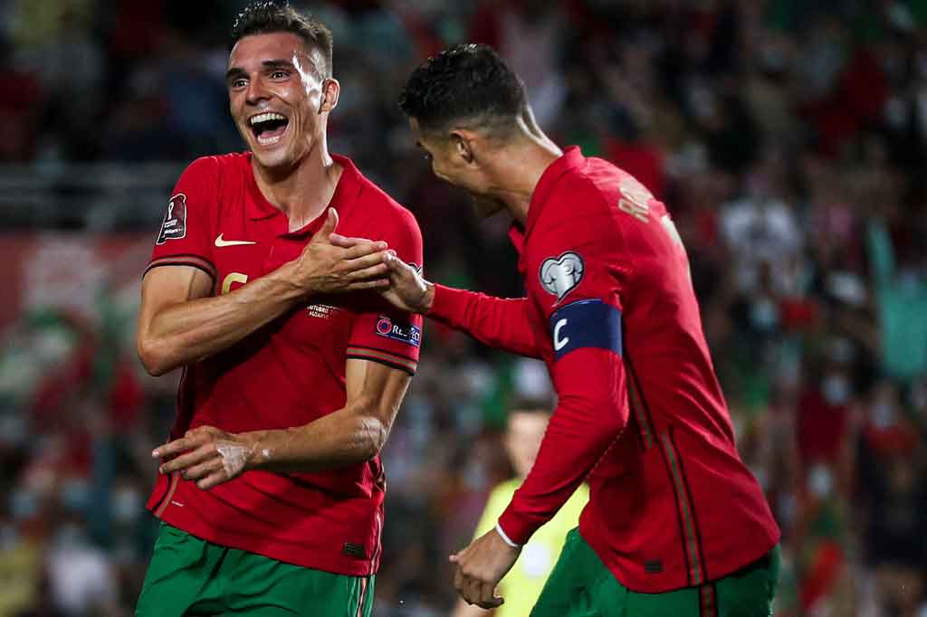 Pada menit ke-69 gawang Moris kembali kebobolan lewat sundulan Joao Palhinha yang memanfaatkan sepak pojok Bruno Fernandes. Portugal unggul 4-0.