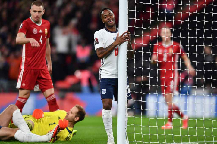 Pada menit ke-70, Inggris sempat mendapat peluang melalui sepakan kaki kanan Raheem Sterling dari dalam kotak penalti. Sayang, laju bola masih terlalu lemah sehingg bisa diselamatkan loleh Peter Gulacsi.