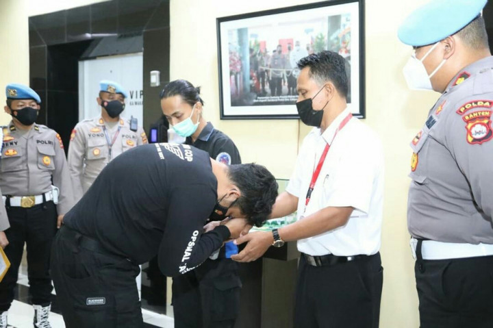 Selain itu, NP pun meminta maaf atas kelakuannya itu kepada seluruh elemen mahasiswa.