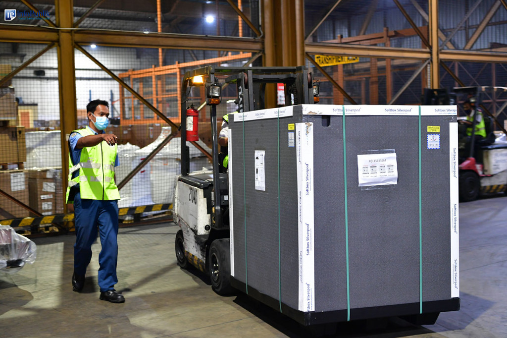 Dengan kedatangan vaksin dari Prancis ini maka jumlah vaksin yang telah tiba di Tanah Air secara total mencapai 281.216.720 dosis. Baik berupa vaksin jadi mau pun masih dalam bahan baku atau bulk.