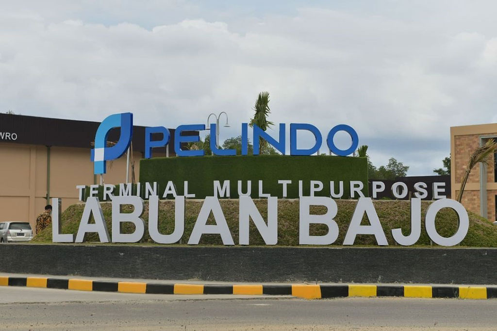 Saat ini, kata Presiden, biaya logistik di Indonesia sebesar 23 persen, atau masih tertinggal dengan negara-negara tetangga yang rata-rata sebesar 12 persen. Hal tersebut menunjukkan inefisiensi di Indonesia.