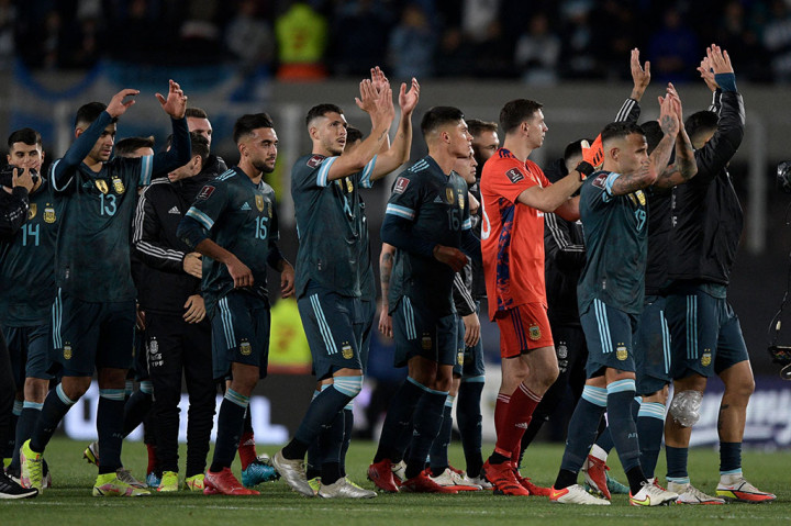 Hasil ini menguatkan Argentina di posisi kedua klasemen dengan 25 poin dari 11 laga. Sementara itu, Peru berada di posisi kesembilan dengan raihan 11 poin dari 12 pertandingan.
