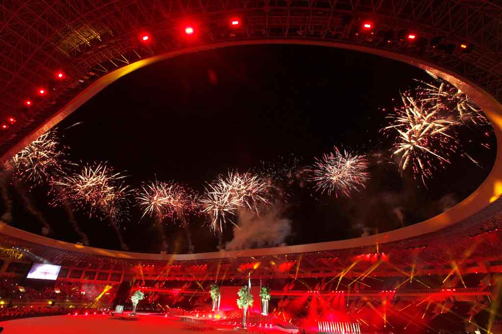 Pekan Olahraga Nasional (PON) XX Papua 2021 resmi berakhir pada Jumat, 15 Oktober 2021 malam. Upacara penutupan di Stadion Lukas Enembe diwarnai letupan kembang api dan sorak sorai penonton yang semua bahkan rela bertahan di bangkunya masing-masing hingga ujung acara.