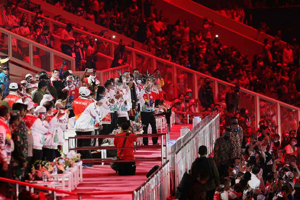 Wapres Ma'ruf Amin saat menutup PON XX menyatakan merasa terharu atas dedikasi rakyat dan Pemerintah Provinsi Papua terhadap penyelenggaraan PON di Jayapura. 