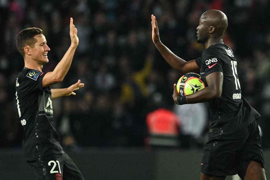 PSG akhirnya berhasil bangkit dari ketinggalan dan menyamakan kedudukan lewat sundulan Danilo Pereira menyambut umpan Mbappe di pertengahan babak kedua.