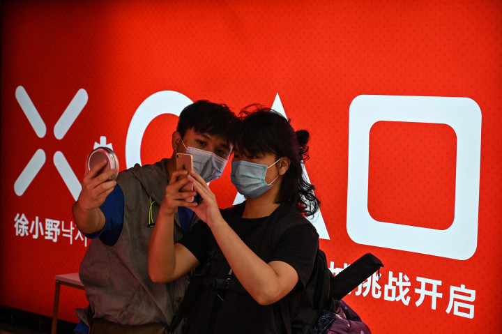 Meski Netflix diblokir pemerintah Tiongkok, tetapi tren serial Squid Game tetap populer di negeri Tirai Bambu tersebut, termasuk permen dalgona. 