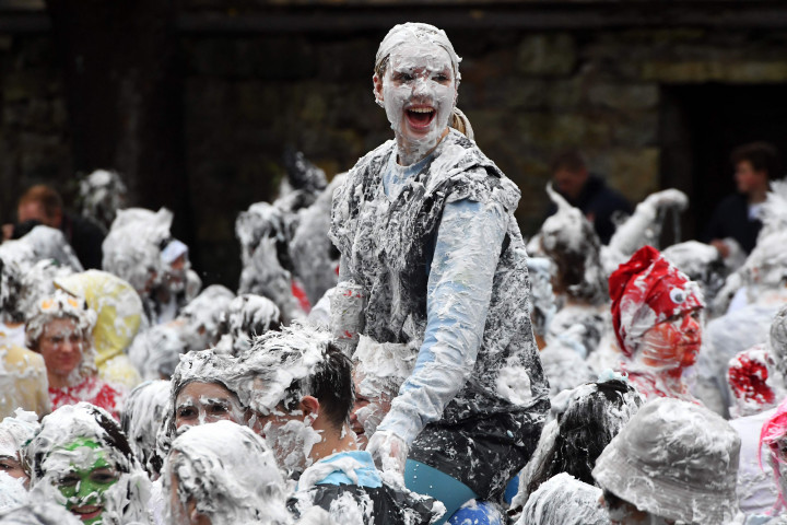 Universitas ini tertua di Skotlandia dan alumninya termasuk Pangeran William dan istrinya, Kate. 