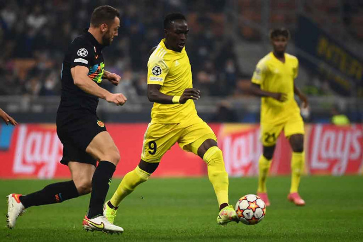 Debutan Liga Champions, Sherriff Triaspol terlebih dahulu menebar ancaman. Pada menit ketujuh tim tamu nyaris membuka keunggulan, sayang Adama Traore gagal menyelesaikan umpan silang kiriman Cristiano, dan bola segera disapu pemain Inter.