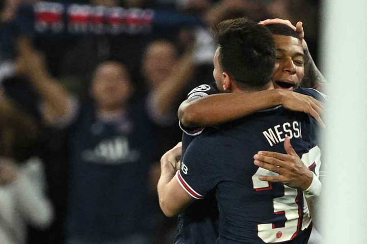 Pada menit ke-73 PSG mendapat hadiah penalti setelah Pascal Simakan terpaksa menjatuhkan Mbappe di dalam kotak terlarang. Messi dengan tenang melepaskan eksekusi tendangan penalti ala Panenka untuk memperdaya Gulacsi dan membawa PSG berbalik memimpin lagi 3-2 atas Leipzig.