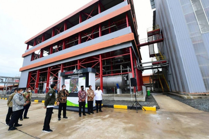 Foto: Jokowi Resmikan Pabrik Biodiesel di Kalimantan Selatan