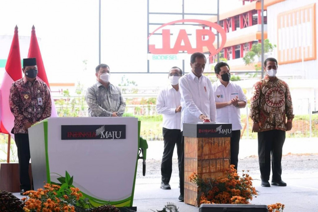 Jokowi mengatakan produksi biodiesel menekan besarnya defisit neraca perdagangan akibat impor solar. Nantinya biodiesel bisa dijadikan campuran menjadi solar dan menekan impor solar secara drastis.