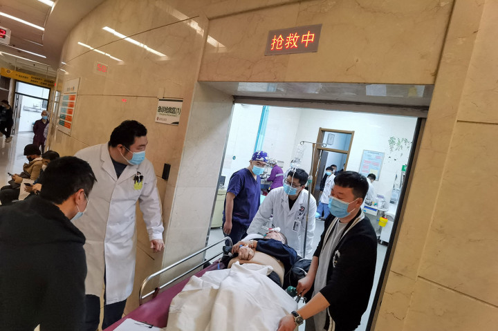 Sedikitnya tiga orang tewas dan puluhan lainnya luka-luka dalam insiden tersebut.