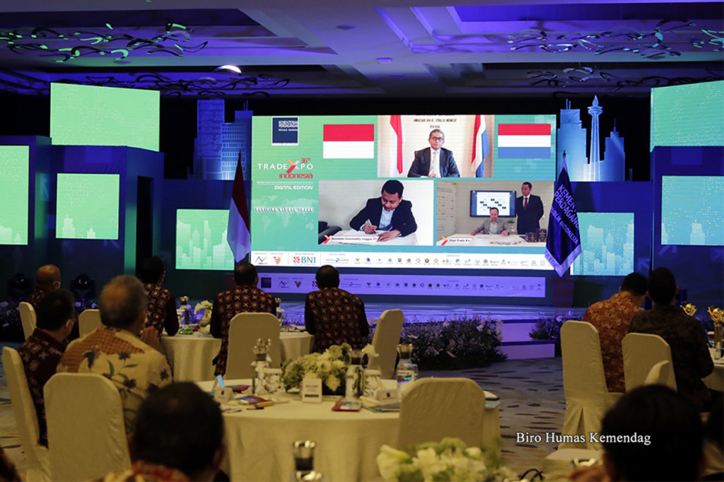 Pada pembukaan TEI l-DE 2021 ini, dilakukan 33 penandatanganan kontrak kerja sama (MoU) dagang antara pelaku usaha Indonesia dan importir dari 11 negara, yaitu Australia, Belanda, Brasil, Hongaria, India, Jerman, Jepang, Kanada, Korea Selatan, Mesir, dan Tiongkok dengan nilai transaksi sebesar USD 800,57 juta atau senilai Rp11,30 triliun.