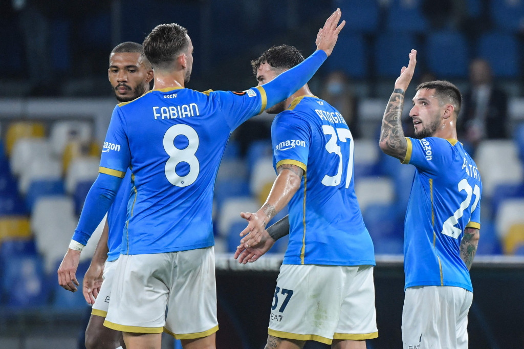 Napoli pun kembali menjebol gawang Legia di menit ke-94, tepat satu menit sebelum peluit panjang dibunyikan lewat aksi Matteo Politano.