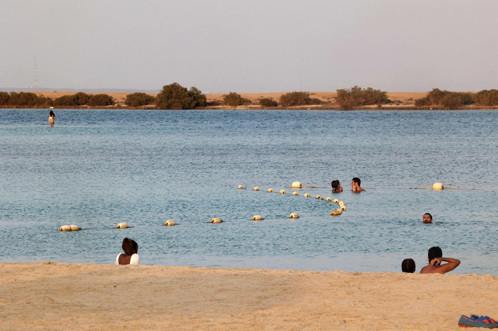 Pure Beach terletak di King Abdullah Economic City, sekitar 125 kilometer dari kota internasional Jeddah.