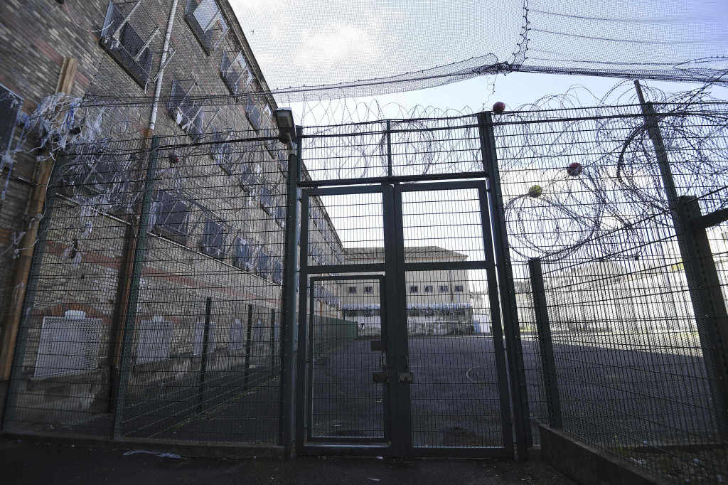 Pemandangan lapangan olahraga di penjara Mulhouse (Maison d'arret), Prancis Timur, 22 Oktober 2021.