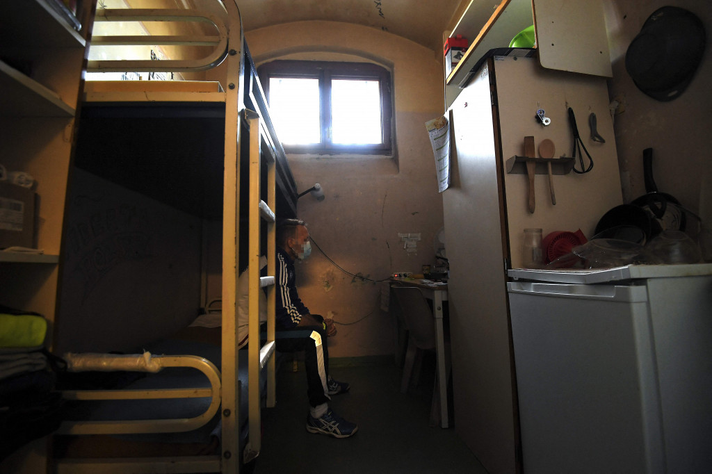 Mulhouse kategori penjara di Prancis, di Belgia dan negara-negara berbahasa Prancis lainnya, yang menahan tahanan yang menunggu persidangan atau hukuman.