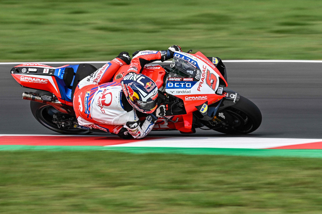 Dalam sesi yang digelar di Misano World Circuit Marco Simoncelli, Sabtu, 23 Oktober 2021, sore WIB, Johann Zarco jadi rider dengan catatan waktu terbaik yakni 1 menit 40,384 detik.