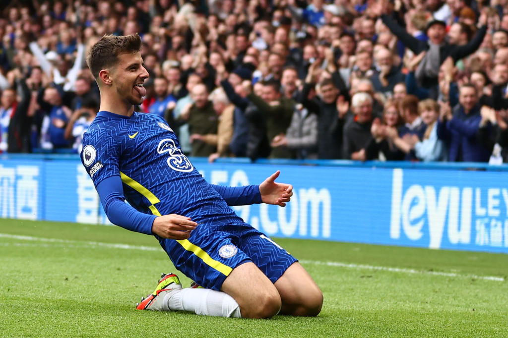 Mason Mount melakukan selebrasi usai mencetak gol ke gawang Norwich City pada pekan kesembilan Liga Inggris 2021-2022 di Stadion Stamford Bridge, London, Sabtu, 23 Oktober 2021.