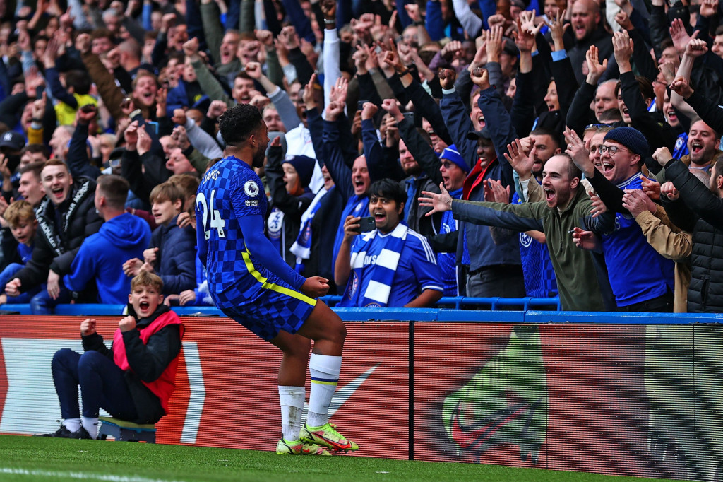 Reece James melakukan selebrasi usai mencetak gol ke gawang Norwich City pada pekan kesembilan Liga Inggris 2021-2022 di Stadion Stamford Bridge, London, Sabtu, 23 Oktober 2021.