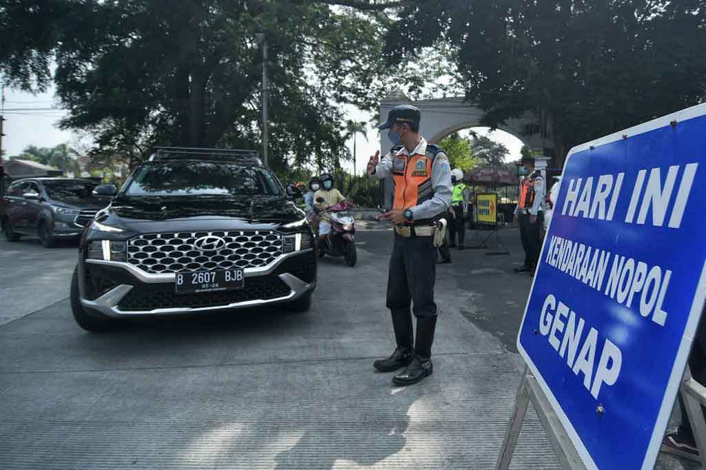 Dishub DKI Jakarta menerapkan ganjil genap (gage) bagi kendaraan roda empat yang akan memasuki Taman Margasatwa Ragunan mulai Jumat, 22 Oktober 2021. 