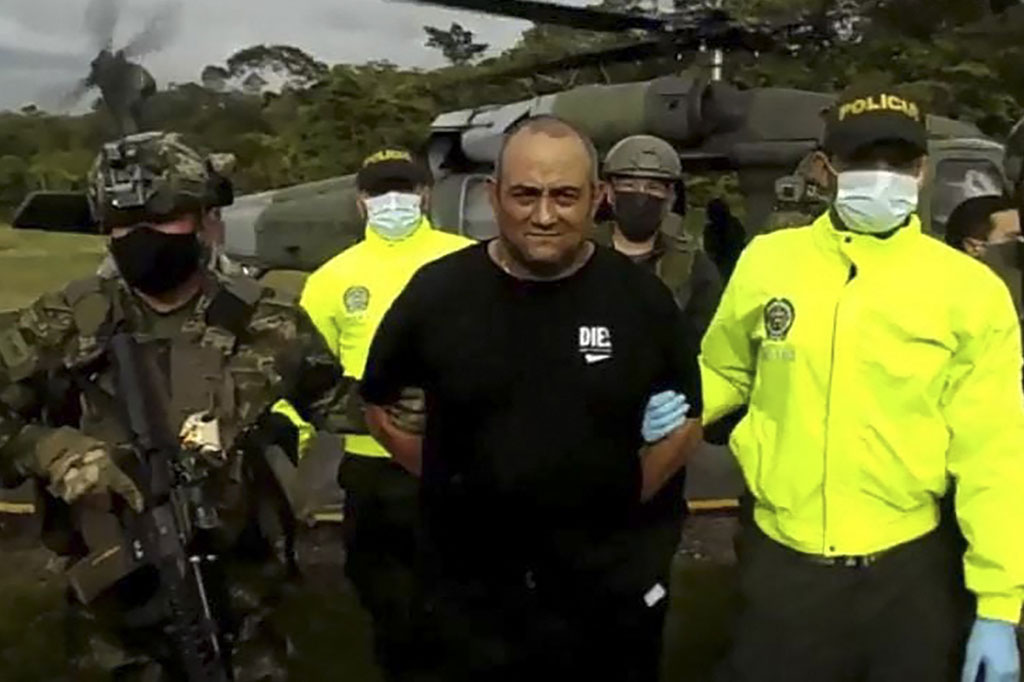 Otoniel, yang memimpin geng perdagangan narkoba terbesar di negara itu yang dikenal sebagai Klan Teluk, ditangkap di dekat salah satu pos terdepannya di Necocli, dekat perbatasan dengan Panama.