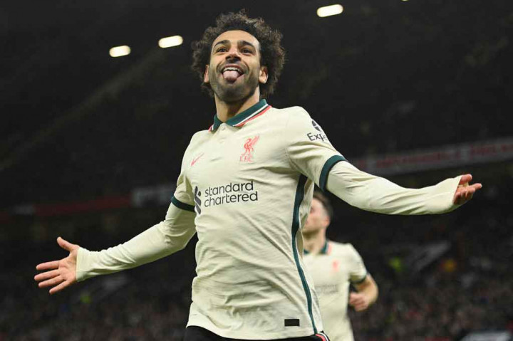 Lima menit memasuki babak kedua, Salah mencetak hattrick memanfaatkan umpan terobosan kapten Jordan Henderson sebelum merangsek ke dalam kotak penalti dan membuat De Gea tak berkutik lagi demi menambah keunggulan Liverpool 5-0.