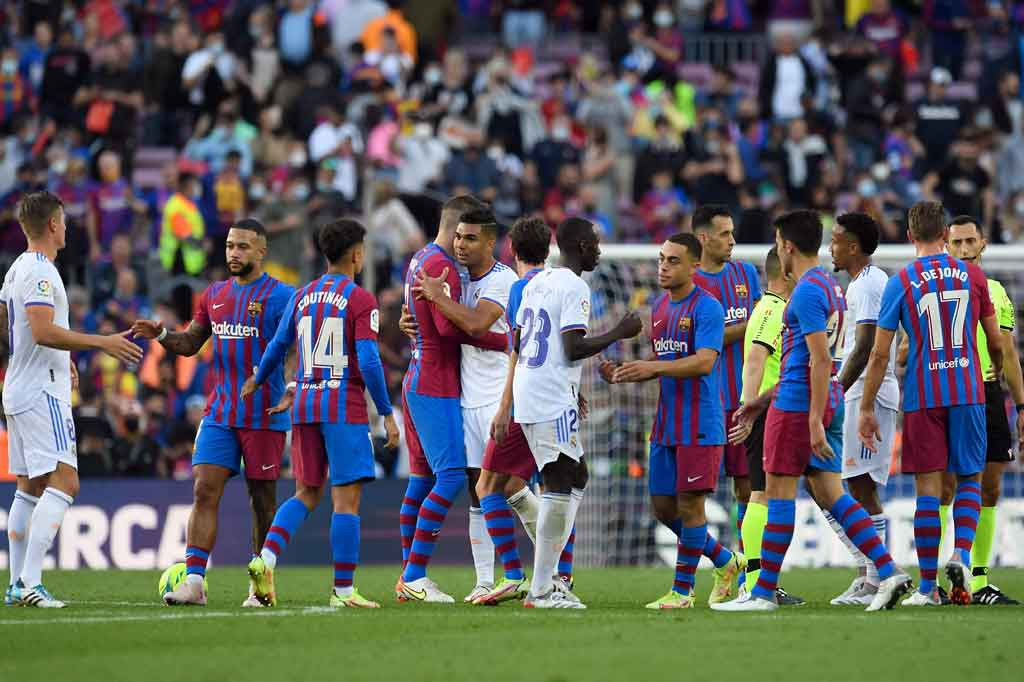 Berkat kemenangan ini Real Madrid naik ke puncak klasemen sementara LaLiga dengan 20 poin. Sementara Barcelona tertahan di urutan delapan dengan 15 poin.