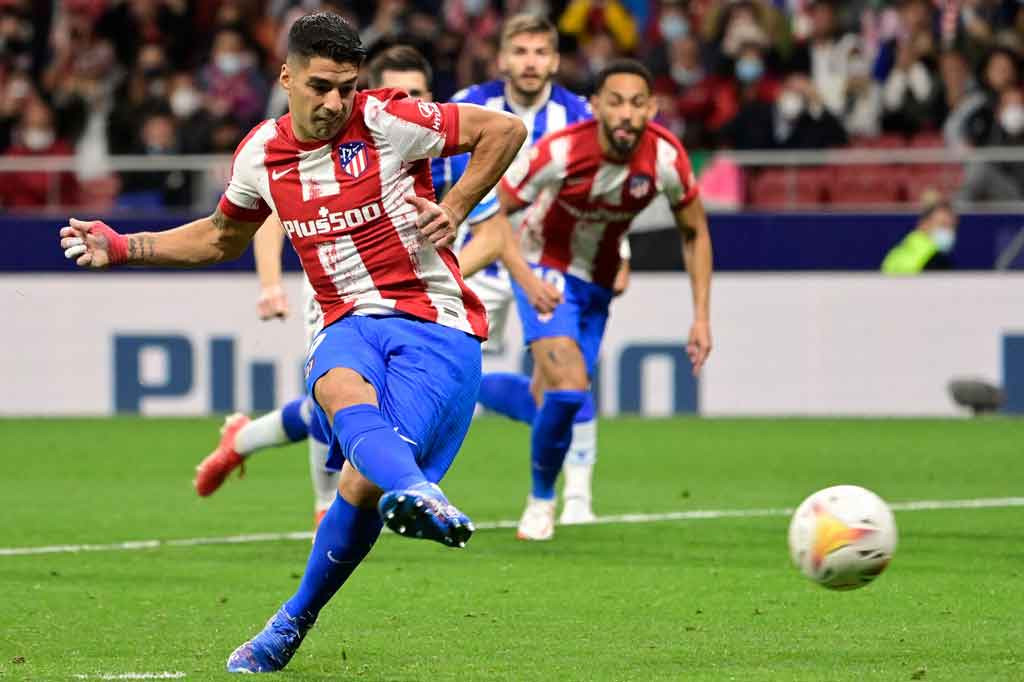 Atletico kemudian berhasil menyamakan kedudukan setelah mendapatkan hadiah penalti setelah Mikel Merino melanggar Suarez. Sang pemain sendiri mengeksekusi penalti dengan baik ke pojok kanan bawah gawang dan mengubah skor jadi 2-2 pada menit ke-77.
