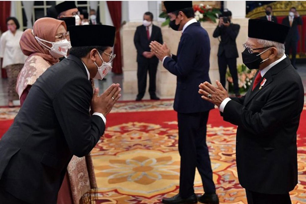 Fadjroel Rachman menjadi Dubes untuk Republik Kazakhstan merangkap Republik Tajikistan berkedudukan di Nur-Sultan, sementara Rosan Roeslani menjadi Dubes AS.