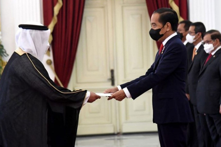 Berdasarkan keterangan yang diterima dari Biro Pers Sekretariat Presiden, penyerahan surat kepercayaan tersebut digelar di Ruang Kredensial, Istana Merdeka, Jakarta, Senin, 25 Oktober 2021.