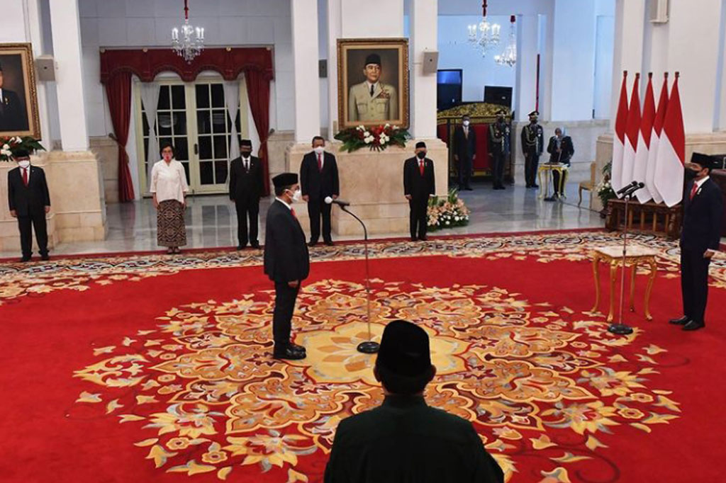 Ivan menggantikan Kepala PPATK sebelumnya yaitu Dian Ediana Rae. Ivan sebelumnya menjabat sebagai Deputi Bidang Pemberantasan sejak 7 Agustus 2020.