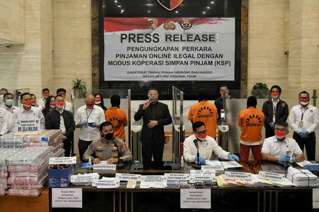 Direktorat Tindak Pidana Ekonomi Khusus (Dittipideksus) Bareskrim Polri mengamankan barang bukti kasus pinjaman online ilegal sebanyak Rp20,4 miliar dari rekening bank atas nama Koperasi Simpan Pinjam (KSP) Solusi Andalan Bersama.