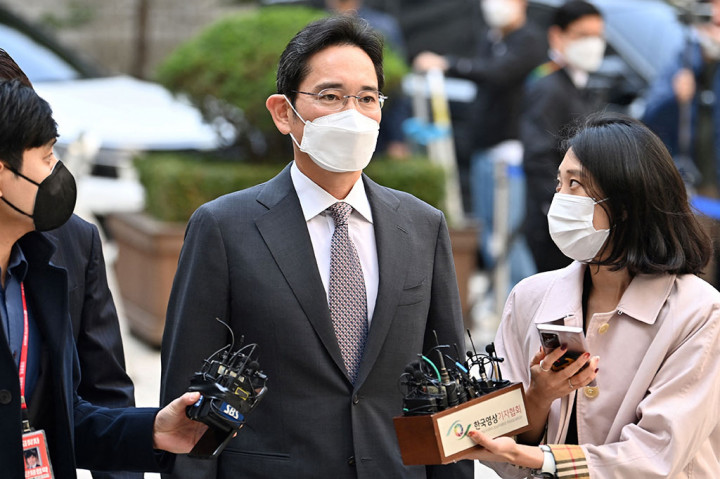 Pemimpin de facto grup Samsung Korea Selatan, Lee Jae-yong, Selasa, 26 Oktober 2021, dinyatakan bersalah karena secara ilegal menggunakan obat anestesi propofol.