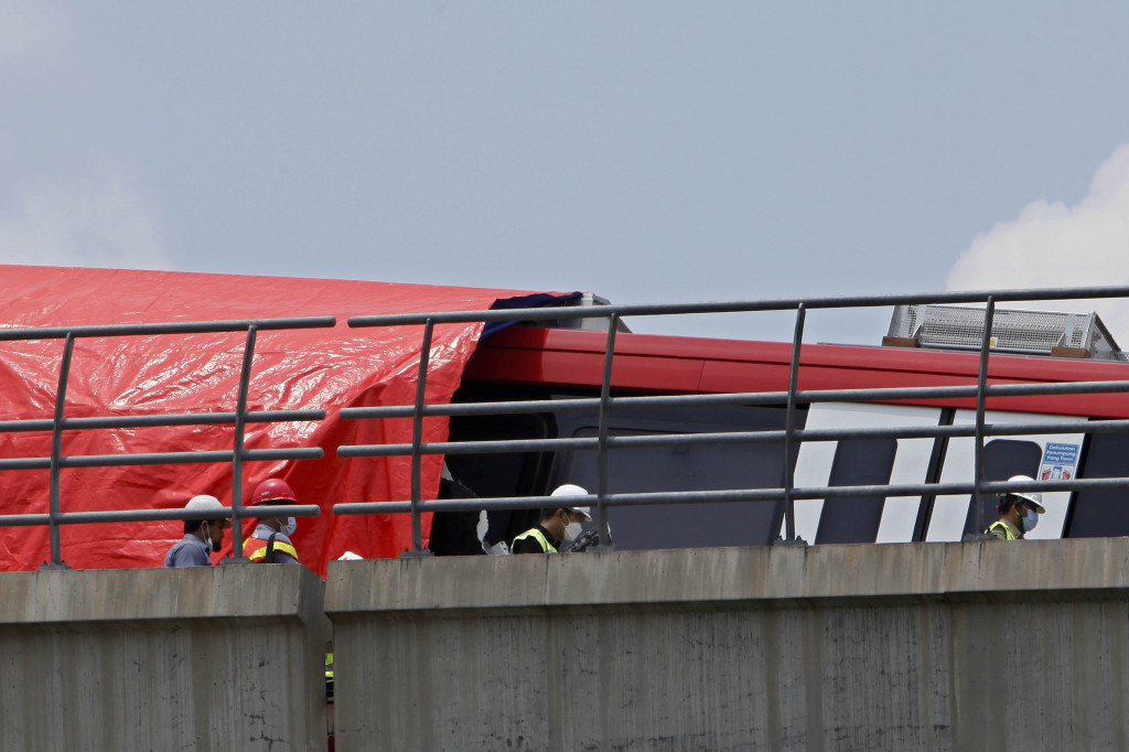 Peristiwa LRT tabrakan di Kuala Lumpur terjadi pada 24 Mei 2021. Sebanyak 213 penumpang terluka. Faktor penyebab kecelakaan di Malaysia adalah human error. 