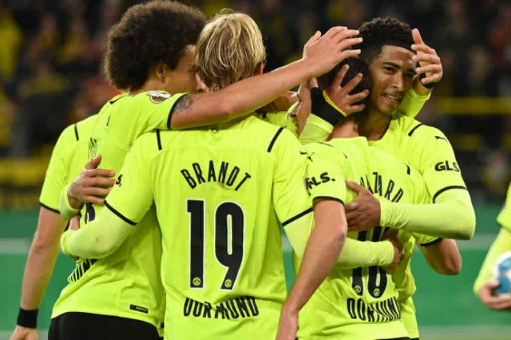 Adik Eden Hazard itu kemudian mencetak brace tak sampai sepuluh menit kemudian, sekali lagi menyelesaikan umpan silang Brandt demi menggandakan keunggulan Dortmund yang bertahan hingga bubaran.