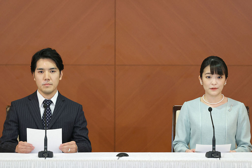 Putri Mako akhirnya resmi menikah dengan teman semasa kuliah, Kei Komuro pada  Selasa, 26 Oktober 2021. Pernikahan dilakukan secara sederhana dan meninggalkan upacara tradisional setelah bertahun-tahun diliputi kabar kontroversi.