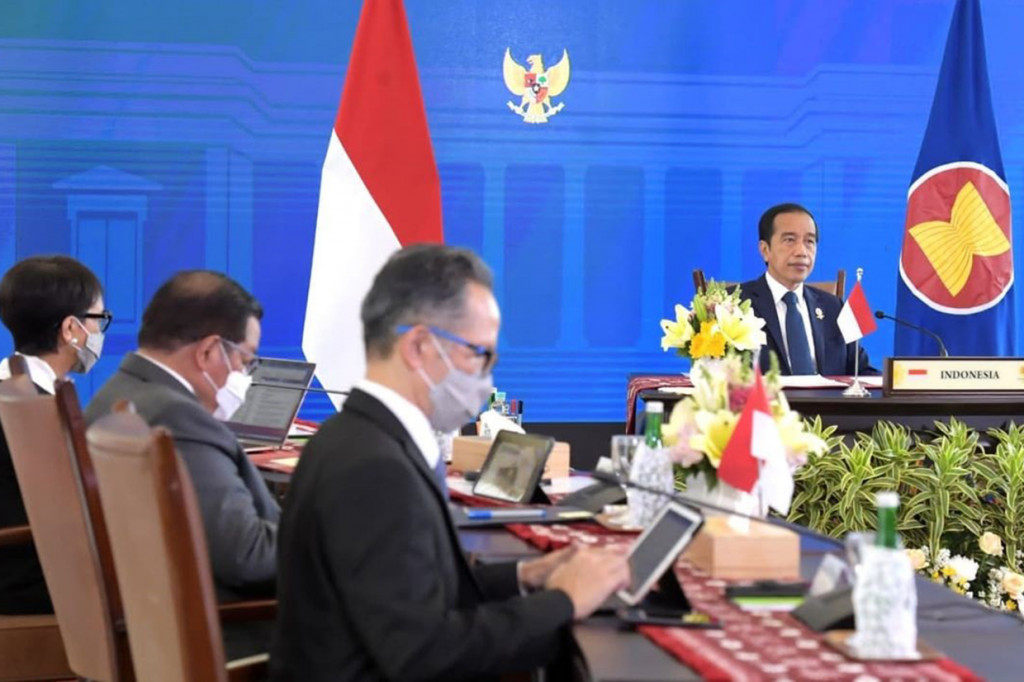 Jokowi meyakini kerja sama ASEAN-Jepang dalam sektor infrastruktur berpotensi menggerakkan roda perekonomian kawasan serta menyerap tenaga kerja dalam jumlah besar.