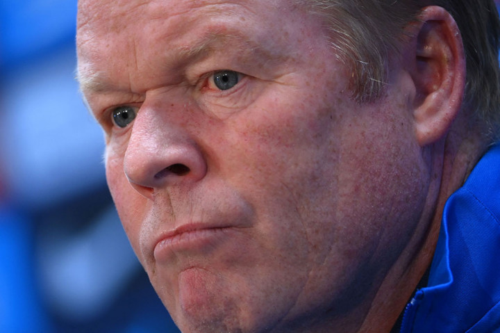 Barcelona secara resmi memecat Ronald Koeman sebagai pelatih menyusul kekalahan dari Rayo Vallecano 0-1 pada Kamis, 28 Oktober 2021 dini hari WIB.  Kekalahan itu membuat Barcelona berada di urutan kesembilan klasemen LaLiga, setelah hanya memenangi empat dari 10 pertandingan.