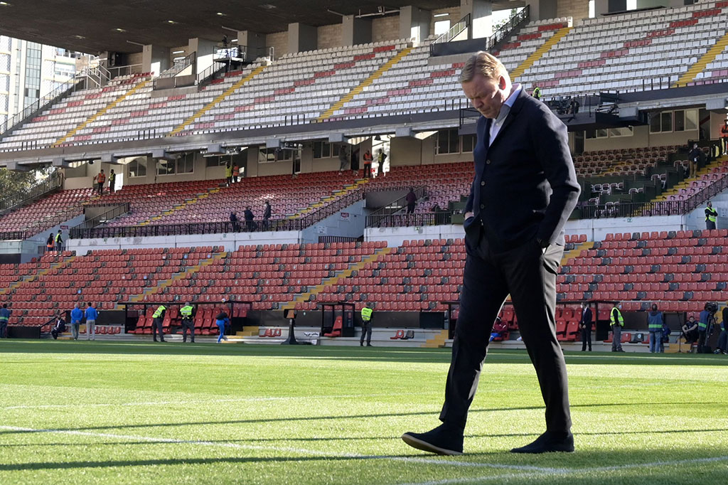 Dia ditunjuk menjadi pelatih Barca pada Agustus tahun lalu, dan kemudian membawa klub finish posisi ketiga di LaLiga musim lalu dan memenangi Copa del Rey. Namun, dia mengalami kesulitan di musim keduanya setelah kepergian Lionel Messi ke PSG.