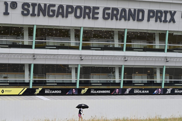 Kementerian Kesehatan Singapura mengatakan sedang memeriksa lonjakan yang tidak biasa pada infeksi virus korona. Negara kota itu melaporkan 5.324 kasus baru covid-19 pada Rabu, 27 Oktober 2021, terbanyak sejak awal pandemi.