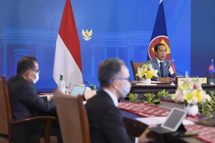 Hal itu disampaikan Jokowi dalam pidatonya pada Konferensi Tingkat Tinggi (KTT) ke-4 ASEAN-Rusia secara virtual di Istana Kepresidenan Bogor, Jawa Barat sebagaimana dalam keterangan tertulis dari Biro Pers, Media, dan Informasi Sekretariat Presiden, Kamis, 28 Oktober 2021. Jokowi ingin rivalitas yang semakin tajam itu dicegah.