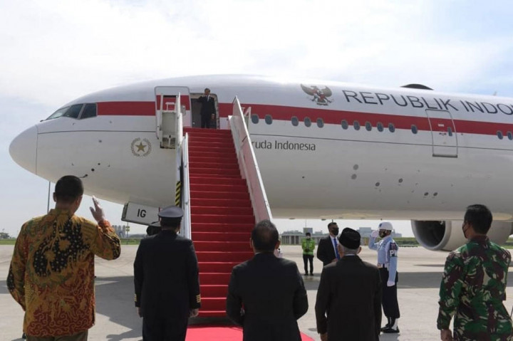 Dalam keterangannya sebelum lepas landas, Presiden Jokowi menyatakan bahwa kunjungan ke Italia merupakan rangkaian awal kunjungan kerjanya ke tiga negara, yaitu Italia, Britania Raya, dan Persatuan Emirat Arab.