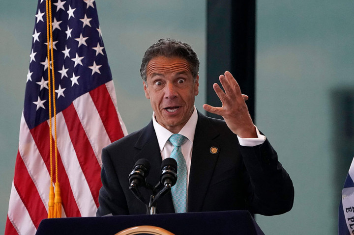 Pengadilan Kota Albany mengeluarkan surat panggilan yang memerintahkan Cuomo, 63, untuk hadir di pengadilan pada 17 November 2021 pukul 14:30 (1830 GMT).