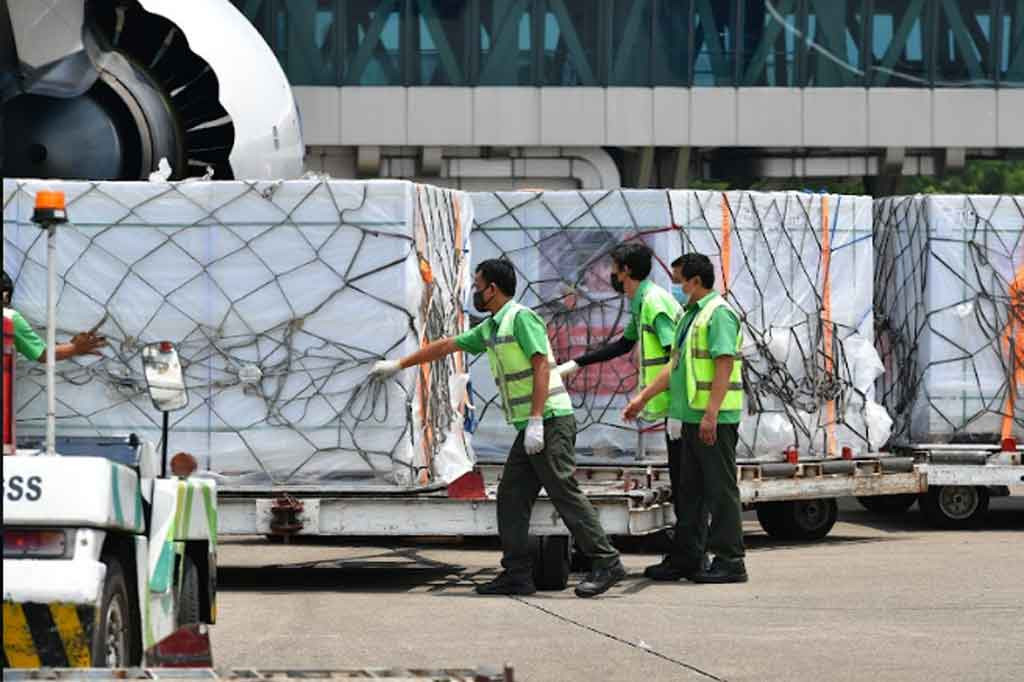 Menurut Nadia kebijakan itu menjadi langkah antisipasi Indonesia menghadapi gelombang ketiga covid-19. 