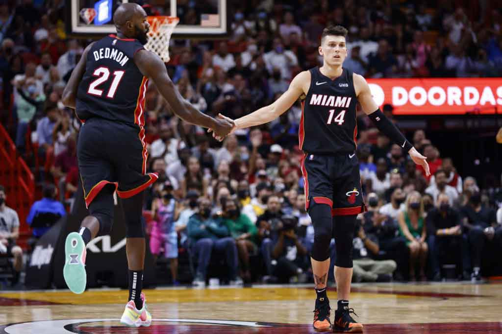 Miami, yang mencatat kemenangan ketiganya di kandang sendiri, juga mendapat 10 rebound dan lima assist dari Butler. Tyler Herro ikut menyumbang untuk Heat 26 poin dan enam assist dari bangku cadangan.