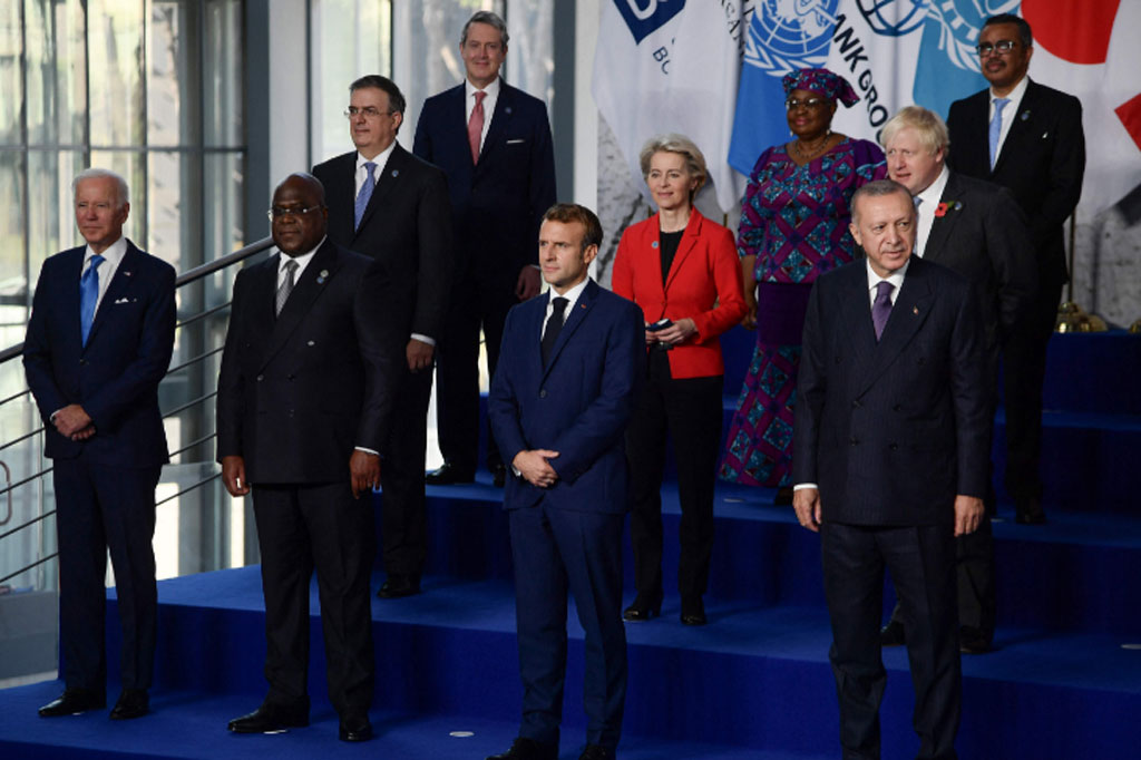 Dari barisan paling kiri depan terlihat Presiden AS Joe Biden, Presiden DR Kongo Felix Tshisekedi, Presiden Prancis Emmanuel Macron dan Presiden Turki Recep Tayyip Erdogan.