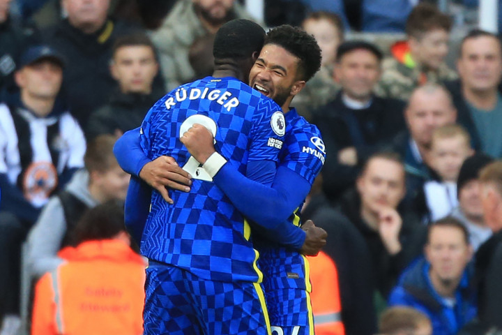 Kebuntuan Chelsea baru datang di paruh kedua. Reece James mencetak brace untuk membawa tim besutan Thomas Tuchel memimpin 2-0 dan kemudian Jorginho memantapkan kemenangan menjadi 3-0 lewat gol eksekusi penalti.